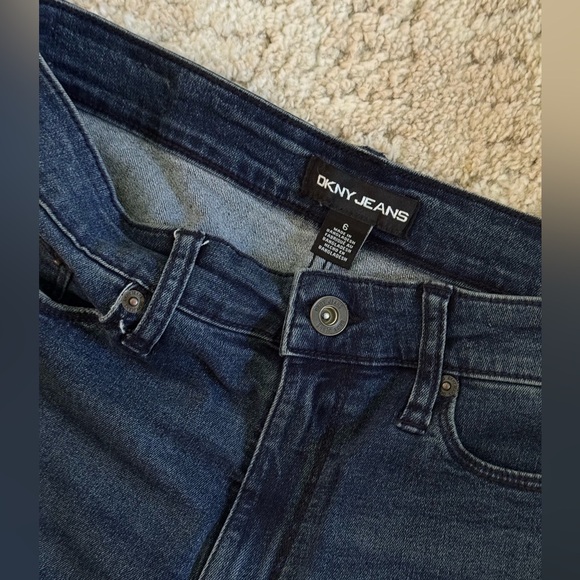 DKNY women’s mid-rise cuffed Bermuda denim shorts - Picture 2 of 4